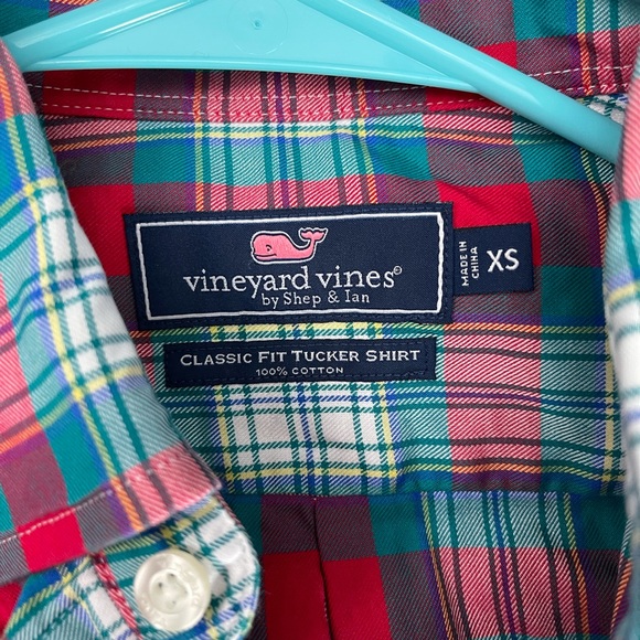 Vineyard Vines 🐳 classic fit button down shirt - Picture 3 of 3